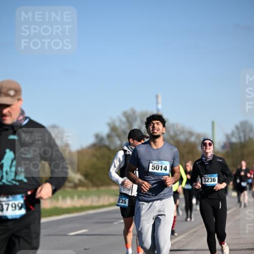 06.04.2025 - 44. Internationalen Wilhelmsburger Insellauf Dr. Thomas Lammeyer http://msf.ph/oto/7564138 06.04.2025 09:38:58 Laufen 235, 3799, 5014, 3236 meine-sportfotos.de