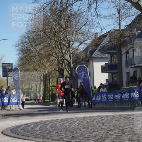 06.04.2025 - 44. Internationalen Wilhelmsburger Insellauf Luisa Fischer http://msf.ph/oto/7564171 06.04.2025 10:35:42 Ziel 4124 meine-sportfotos.de