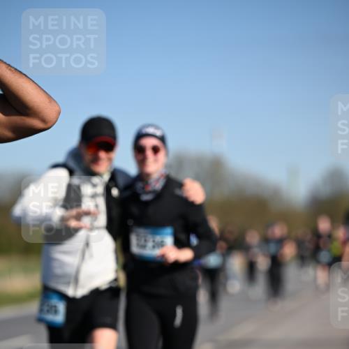 06.04.2025 - 44. Internationalen Wilhelmsburger Insellauf Dr. Thomas Lammeyer http://msf.ph/oto/7564231 06.04.2025 09:39:02 Laufen  meine-sportfotos.de