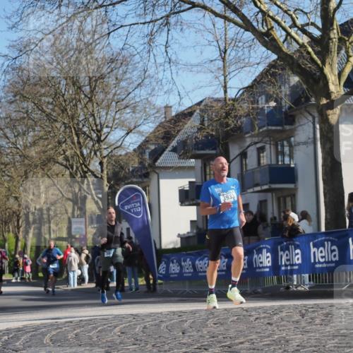 06.04.2025 - 44. Internationalen Wilhelmsburger Insellauf Luisa Fischer http://msf.ph/oto/7564268 06.04.2025 10:35:53 Ziel 13, 383, 3933 meine-sportfotos.de