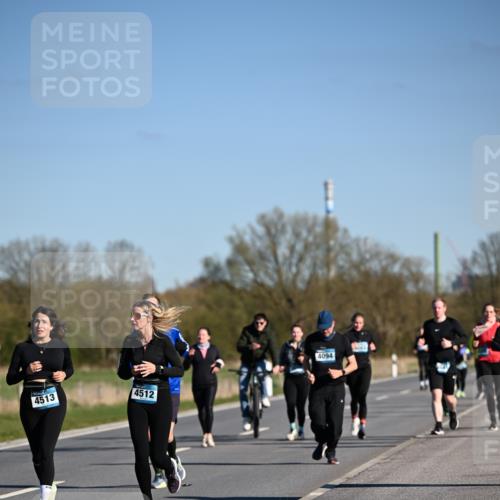 06.04.2025 - 44. Internationalen Wilhelmsburger Insellauf Dr. Thomas Lammeyer http://msf.ph/oto/7564269 06.04.2025 09:39:06 Laufen 4513, 4512, 4094 meine-sportfotos.de