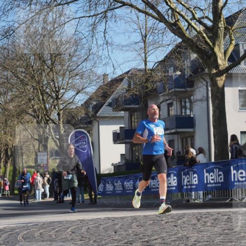06.04.2025 - 44. Internationalen Wilhelmsburger Insellauf Luisa Fischer http://msf.ph/oto/7564271 06.04.2025 10:35:53 Ziel 13, 3832 meine-sportfotos.de