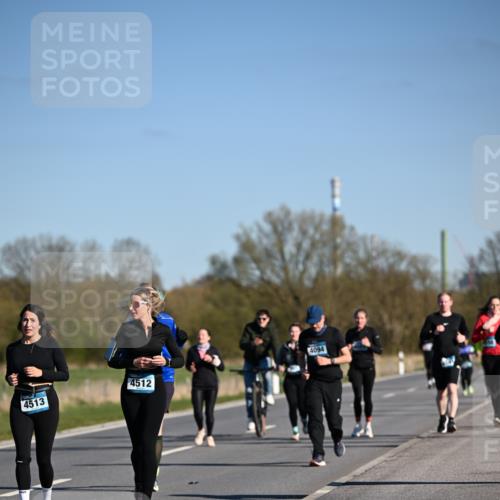 06.04.2025 - 44. Internationalen Wilhelmsburger Insellauf Dr. Thomas Lammeyer http://msf.ph/oto/7564278 06.04.2025 09:39:07 Laufen 4513, 4512, 4094 meine-sportfotos.de