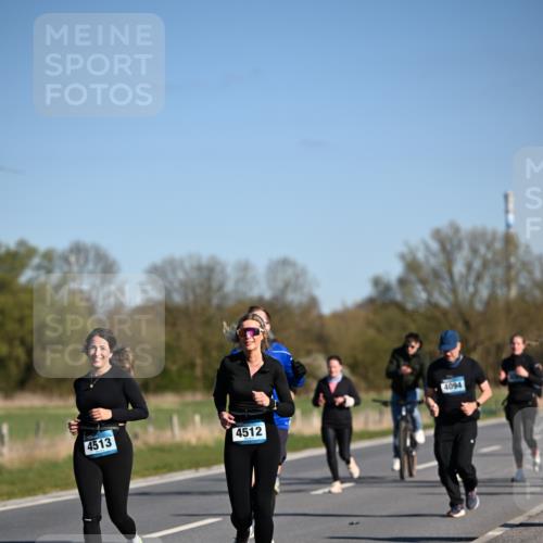 06.04.2025 - 44. Internationalen Wilhelmsburger Insellauf Dr. Thomas Lammeyer http://msf.ph/oto/7564297 06.04.2025 09:39:07 Laufen 4513, 4512, 4094 meine-sportfotos.de