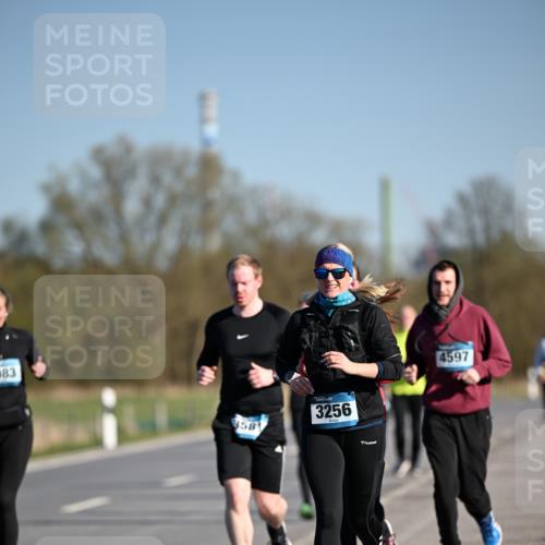 06.04.2025 - 44. Internationalen Wilhelmsburger Insellauf Dr. Thomas Lammeyer http://msf.ph/oto/7564303 06.04.2025 09:39:11 Laufen 083, 3581, 3256, 4597 meine-sportfotos.de