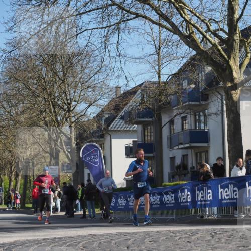 06.04.2025 - 44. Internationalen Wilhelmsburger Insellauf Luisa Fischer http://msf.ph/oto/7564320 06.04.2025 10:35:57 Ziel 3602, 412, 3944 meine-sportfotos.de