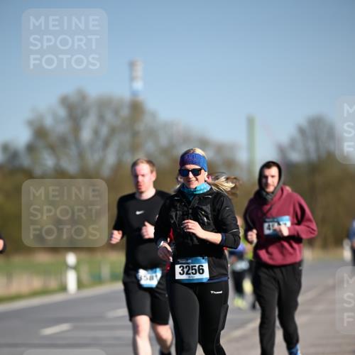 06.04.2025 - 44. Internationalen Wilhelmsburger Insellauf Dr. Thomas Lammeyer http://msf.ph/oto/7564322 06.04.2025 09:39:12 Laufen 858, 3256, 1 meine-sportfotos.de