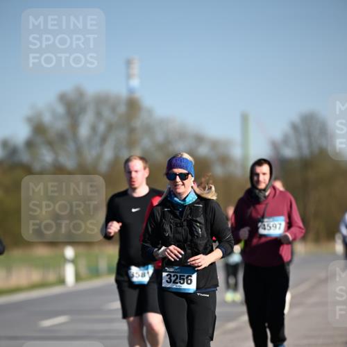 06.04.2025 - 44. Internationalen Wilhelmsburger Insellauf Dr. Thomas Lammeyer http://msf.ph/oto/7564326 06.04.2025 09:39:12 Laufen 358, 3256, 4597 meine-sportfotos.de