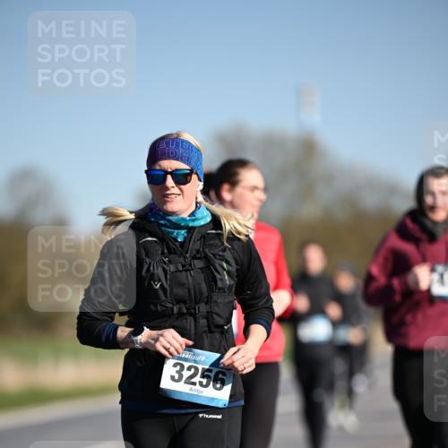 06.04.2025 - 44. Internationalen Wilhelmsburger Insellauf Dr. Thomas Lammeyer http://msf.ph/oto/7564343 06.04.2025 09:39:15 Laufen 3256 meine-sportfotos.de