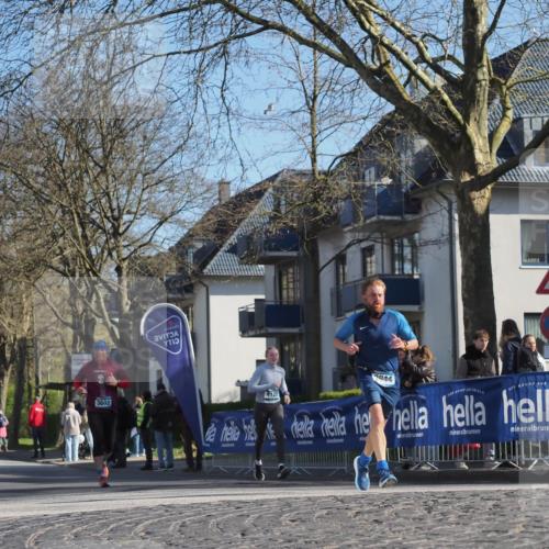06.04.2025 - 44. Internationalen Wilhelmsburger Insellauf Luisa Fischer http://msf.ph/oto/7564346 06.04.2025 10:35:58 Ziel 3602, 4120, 3944 meine-sportfotos.de