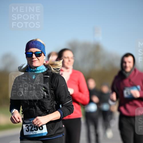 06.04.2025 - 44. Internationalen Wilhelmsburger Insellauf Dr. Thomas Lammeyer http://msf.ph/oto/7564356 06.04.2025 09:39:15 Laufen 44, 3256 meine-sportfotos.de