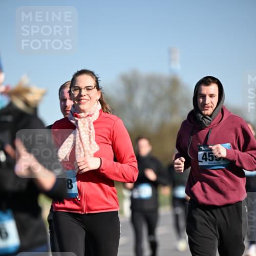 06.04.2025 - 44. Internationalen Wilhelmsburger Insellauf Dr. Thomas Lammeyer http://msf.ph/oto/7564360 06.04.2025 09:39:16 Laufen 8, 45 meine-sportfotos.de