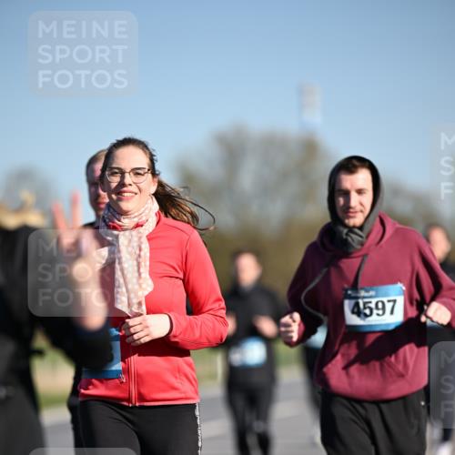 06.04.2025 - 44. Internationalen Wilhelmsburger Insellauf Dr. Thomas Lammeyer http://msf.ph/oto/7564364 06.04.2025 09:39:16 Laufen 4597 meine-sportfotos.de