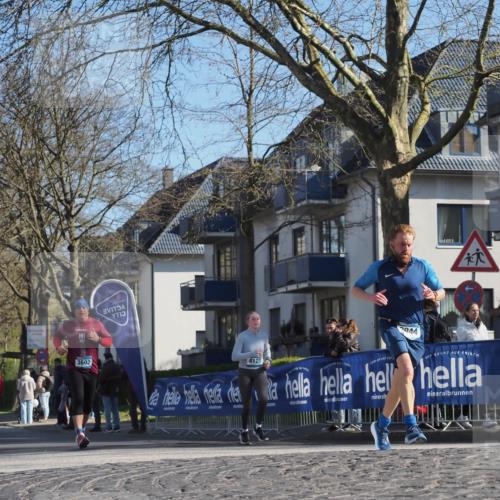 06.04.2025 - 44. Internationalen Wilhelmsburger Insellauf Luisa Fischer http://msf.ph/oto/7564365 06.04.2025 10:35:59 Ziel 3602, 4120, 944 meine-sportfotos.de
