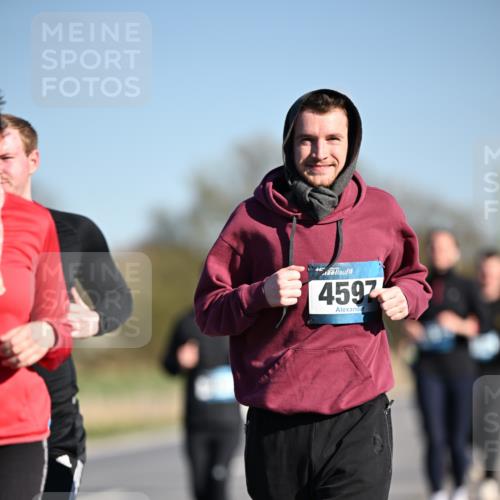 06.04.2025 - 44. Internationalen Wilhelmsburger Insellauf Dr. Thomas Lammeyer http://msf.ph/oto/7564377 06.04.2025 09:39:17 Laufen 4597 meine-sportfotos.de