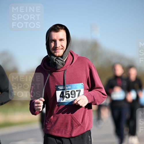 06.04.2025 - 44. Internationalen Wilhelmsburger Insellauf Dr. Thomas Lammeyer http://msf.ph/oto/7564394 06.04.2025 09:39:17 Laufen 4597 meine-sportfotos.de