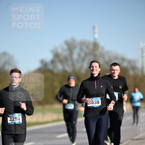 06.04.2025 - 44. Internationalen Wilhelmsburger Insellauf Dr. Thomas Lammeyer http://msf.ph/oto/7564398 06.04.2025 09:39:19 Laufen 3293, 038 meine-sportfotos.de