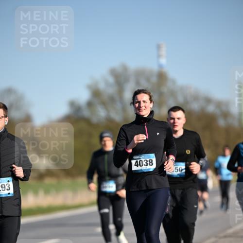 06.04.2025 - 44. Internationalen Wilhelmsburger Insellauf Dr. Thomas Lammeyer http://msf.ph/oto/7564417 06.04.2025 09:39:19 Laufen 293, 4038, 50 meine-sportfotos.de