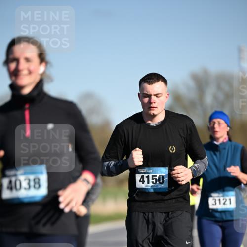 06.04.2025 - 44. Internationalen Wilhelmsburger Insellauf Dr. Thomas Lammeyer http://msf.ph/oto/7564461 06.04.2025 09:39:22 Laufen 4038, 4150, 3121 meine-sportfotos.de