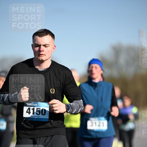 06.04.2025 - 44. Internationalen Wilhelmsburger Insellauf Dr. Thomas Lammeyer http://msf.ph/oto/7564474 06.04.2025 09:39:23 Laufen 44, 4150, 3121 meine-sportfotos.de