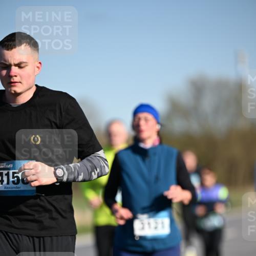06.04.2025 - 44. Internationalen Wilhelmsburger Insellauf Dr. Thomas Lammeyer http://msf.ph/oto/7564481 06.04.2025 09:39:24 Laufen 4156, 3121 meine-sportfotos.de