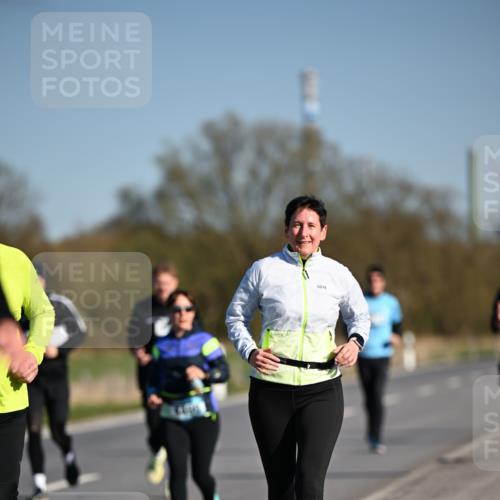 06.04.2025 - 44. Internationalen Wilhelmsburger Insellauf Dr. Thomas Lammeyer http://msf.ph/oto/7564485 06.04.2025 09:39:25 Laufen 3200 meine-sportfotos.de