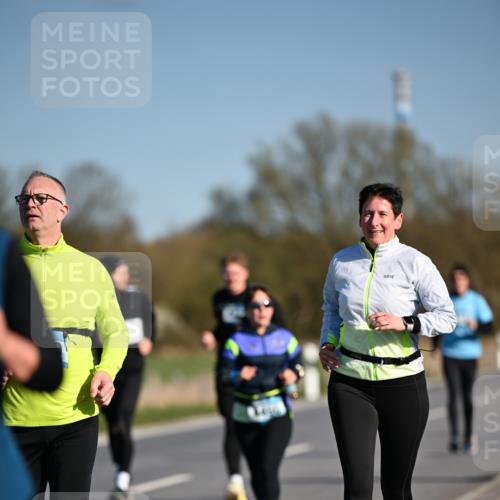 06.04.2025 - 44. Internationalen Wilhelmsburger Insellauf Dr. Thomas Lammeyer http://msf.ph/oto/7564496 06.04.2025 09:39:25 Laufen  meine-sportfotos.de