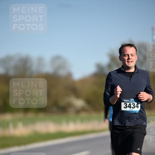 06.04.2025 - 44. Internationalen Wilhelmsburger Insellauf Dr. Thomas Lammeyer http://msf.ph/oto/7564551 06.04.2025 09:39:31 Laufen 3434 meine-sportfotos.de