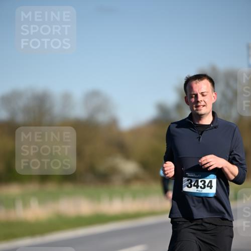 06.04.2025 - 44. Internationalen Wilhelmsburger Insellauf Dr. Thomas Lammeyer http://msf.ph/oto/7564560 06.04.2025 09:39:31 Laufen 3434 meine-sportfotos.de