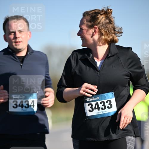 06.04.2025 - 44. Internationalen Wilhelmsburger Insellauf Dr. Thomas Lammeyer http://msf.ph/oto/7564576 06.04.2025 09:39:32 Laufen 3434, 3433 meine-sportfotos.de