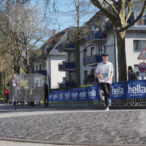 06.04.2025 - 44. Internationalen Wilhelmsburger Insellauf Luisa Fischer http://msf.ph/oto/7564606 06.04.2025 10:36:34 Ziel 5098, 4293 meine-sportfotos.de