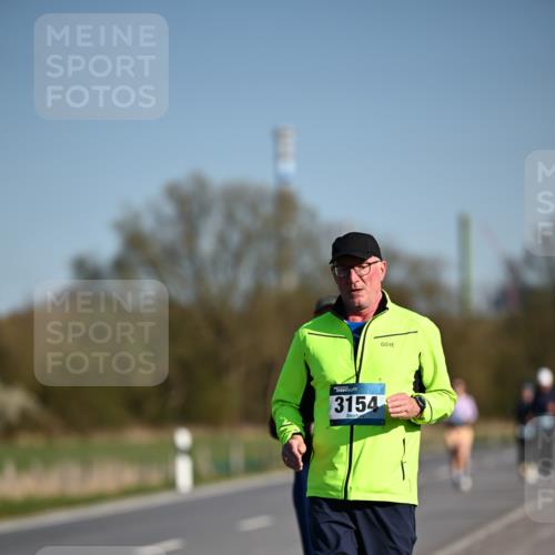 06.04.2025 - 44. Internationalen Wilhelmsburger Insellauf Dr. Thomas Lammeyer http://msf.ph/oto/7564626 06.04.2025 09:39:35 Laufen 3154 meine-sportfotos.de