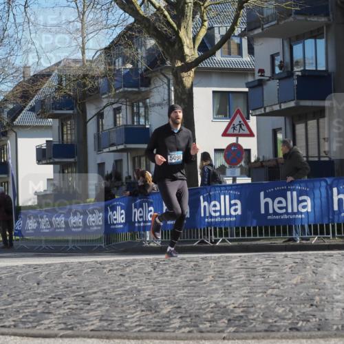 06.04.2025 - 44. Internationalen Wilhelmsburger Insellauf Luisa Fischer http://msf.ph/oto/7564642 06.04.2025 10:36:37 Ziel 4534, 5098 meine-sportfotos.de