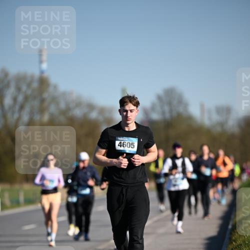 06.04.2025 - 44. Internationalen Wilhelmsburger Insellauf Dr. Thomas Lammeyer http://msf.ph/oto/7564715 06.04.2025 09:39:48 Laufen 4605 meine-sportfotos.de