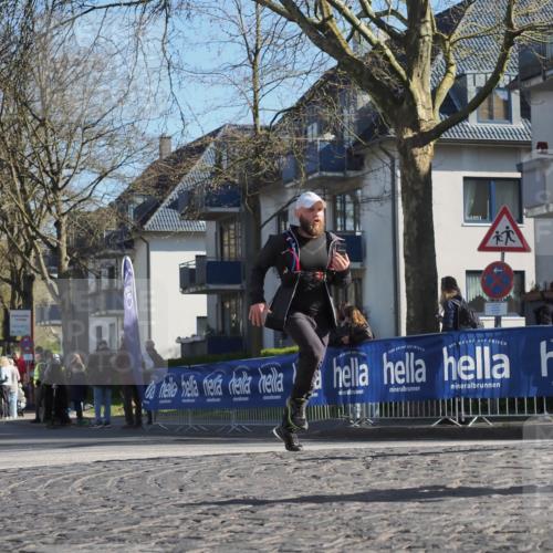 06.04.2025 - 44. Internationalen Wilhelmsburger Insellauf Luisa Fischer http://msf.ph/oto/7564732 06.04.2025 10:36:51 Ziel 5084, 5067, 5108 meine-sportfotos.de
