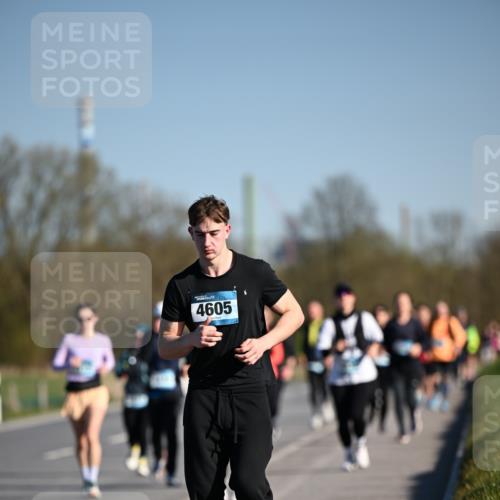 06.04.2025 - 44. Internationalen Wilhelmsburger Insellauf Dr. Thomas Lammeyer http://msf.ph/oto/7564733 06.04.2025 09:39:48 Laufen 4605 meine-sportfotos.de