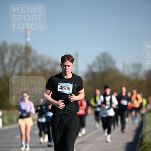 06.04.2025 - 44. Internationalen Wilhelmsburger Insellauf Dr. Thomas Lammeyer http://msf.ph/oto/7564742 06.04.2025 09:39:49 Laufen 4605 meine-sportfotos.de