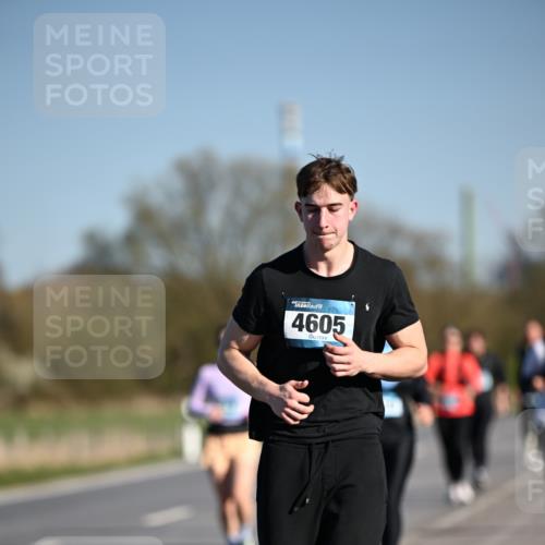 06.04.2025 - 44. Internationalen Wilhelmsburger Insellauf Dr. Thomas Lammeyer http://msf.ph/oto/7564795 06.04.2025 09:39:50 Laufen 4605 meine-sportfotos.de