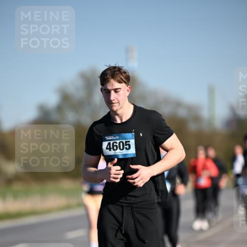06.04.2025 - 44. Internationalen Wilhelmsburger Insellauf Dr. Thomas Lammeyer http://msf.ph/oto/7564806 06.04.2025 09:39:51 Laufen 4605 meine-sportfotos.de