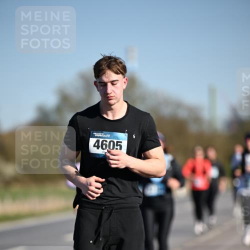 06.04.2025 - 44. Internationalen Wilhelmsburger Insellauf Dr. Thomas Lammeyer http://msf.ph/oto/7564816 06.04.2025 09:39:51 Laufen 4605 meine-sportfotos.de
