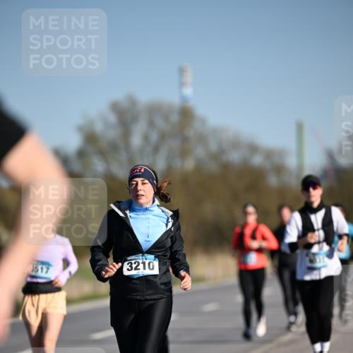 06.04.2025 - 44. Internationalen Wilhelmsburger Insellauf Dr. Thomas Lammeyer http://msf.ph/oto/7564835 06.04.2025 09:39:53 Laufen 3210, 6021 meine-sportfotos.de