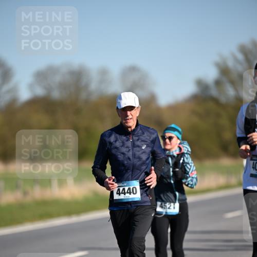06.04.2025 - 44. Internationalen Wilhelmsburger Insellauf Dr. Thomas Lammeyer http://msf.ph/oto/7564900 06.04.2025 09:39:57 Laufen 4440, 4521, 40 meine-sportfotos.de
