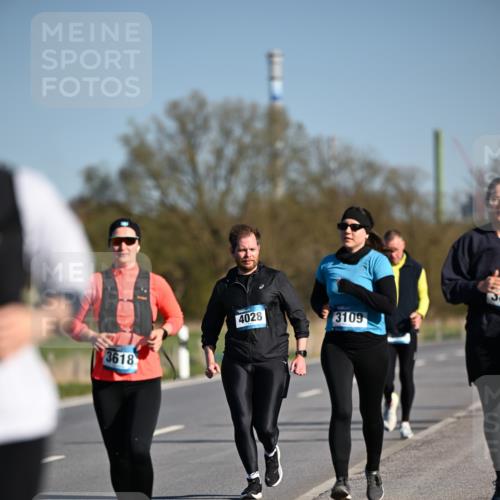 06.04.2025 - 44. Internationalen Wilhelmsburger Insellauf Dr. Thomas Lammeyer http://msf.ph/oto/7564912 06.04.2025 09:39:59 Laufen 3618, 4028, 3109 meine-sportfotos.de