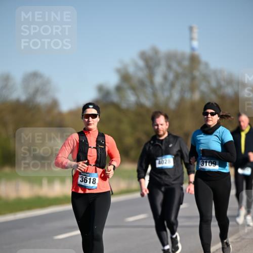 06.04.2025 - 44. Internationalen Wilhelmsburger Insellauf Dr. Thomas Lammeyer http://msf.ph/oto/7564931 06.04.2025 09:40:00 Laufen 3618, 4028, 3109 meine-sportfotos.de