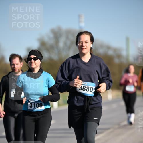 06.04.2025 - 44. Internationalen Wilhelmsburger Insellauf Dr. Thomas Lammeyer http://msf.ph/oto/7564969 06.04.2025 09:40:03 Laufen 3109, 3880 meine-sportfotos.de