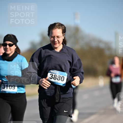 06.04.2025 - 44. Internationalen Wilhelmsburger Insellauf Dr. Thomas Lammeyer http://msf.ph/oto/7564985 06.04.2025 09:40:03 Laufen 3109, 3880 meine-sportfotos.de