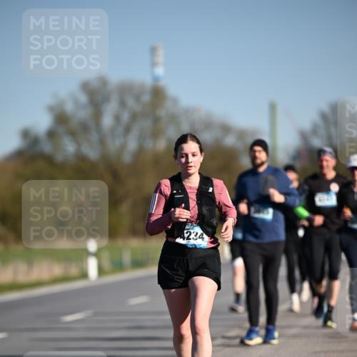 06.04.2025 - 44. Internationalen Wilhelmsburger Insellauf Dr. Thomas Lammeyer http://msf.ph/oto/7565128 06.04.2025 09:40:17 Laufen 4234 meine-sportfotos.de