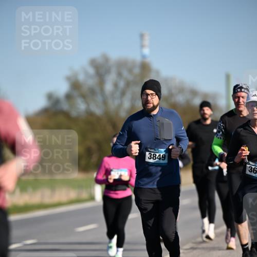 06.04.2025 - 44. Internationalen Wilhelmsburger Insellauf Dr. Thomas Lammeyer http://msf.ph/oto/7565170 06.04.2025 09:40:20 Laufen 3849, 36 meine-sportfotos.de