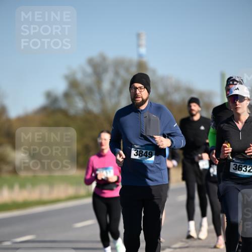 06.04.2025 - 44. Internationalen Wilhelmsburger Insellauf Dr. Thomas Lammeyer http://msf.ph/oto/7565178 06.04.2025 09:40:21 Laufen 3849, 3632 meine-sportfotos.de