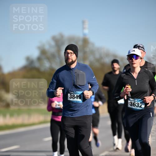 06.04.2025 - 44. Internationalen Wilhelmsburger Insellauf Dr. Thomas Lammeyer http://msf.ph/oto/7565188 06.04.2025 09:40:21 Laufen 3849, 3632 meine-sportfotos.de